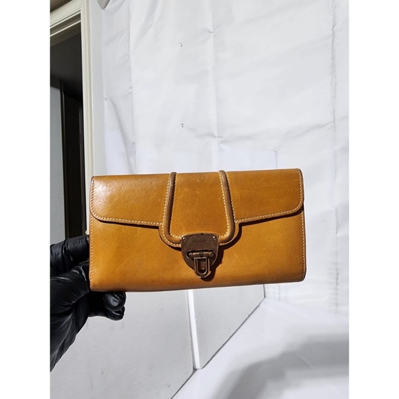 Authentic GUCCI Vintage Long Logo Plate Wallet Yellow - Picture 1 of 14